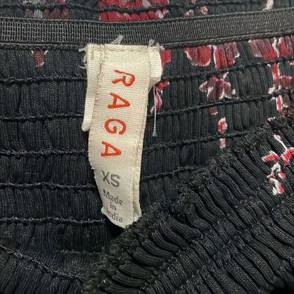 Anthrpologie Raga Midnight‎ Blossom Smocked Bell Sleeve Embroidered Crop Top XS - Picture 6 of 8